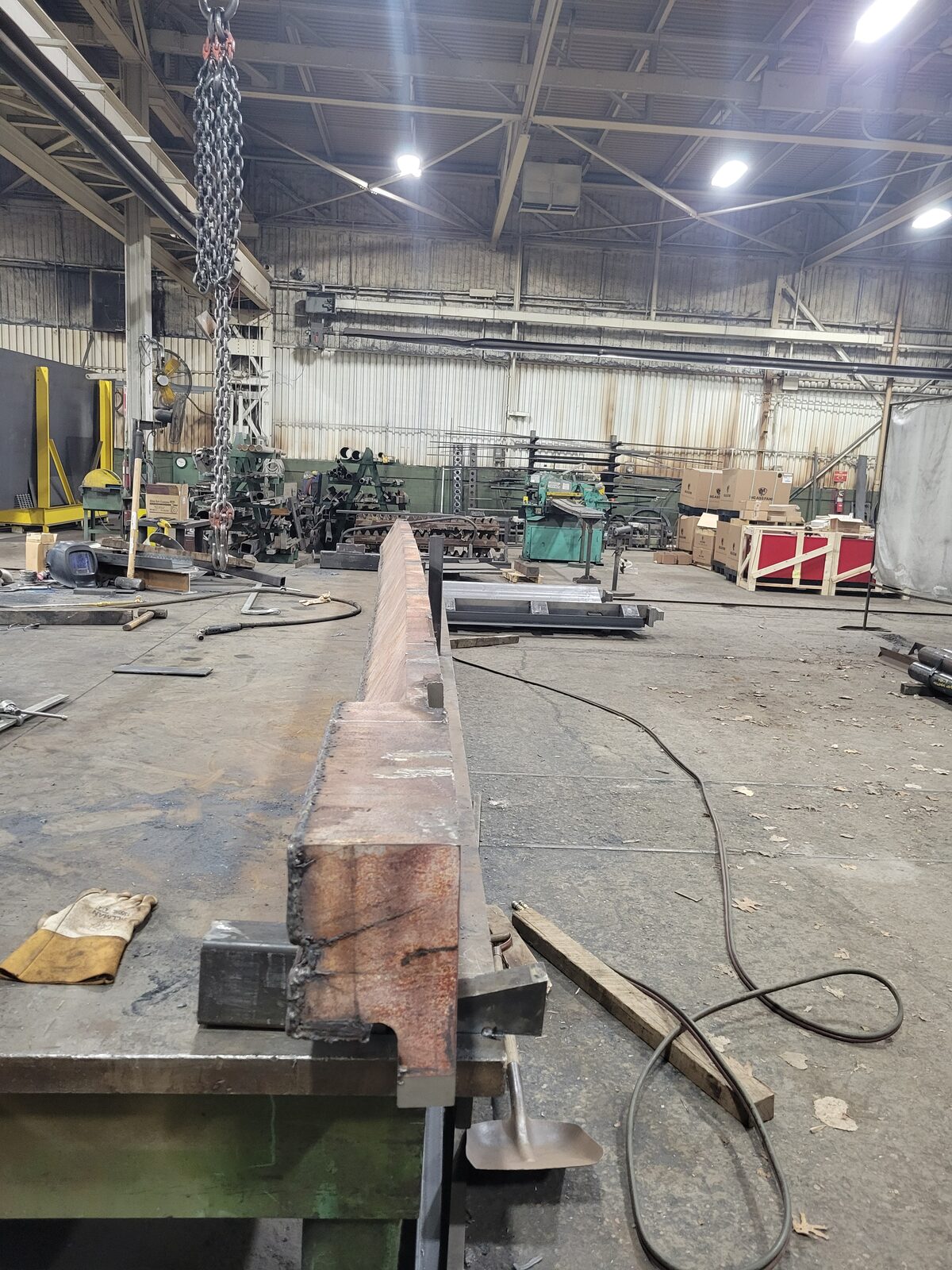 Work roll rail straightening setup